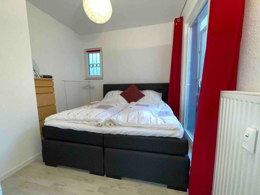 Schoenes Bungalow, Check-In Kontaktlos, Zentral Duisburg Kültér fotó