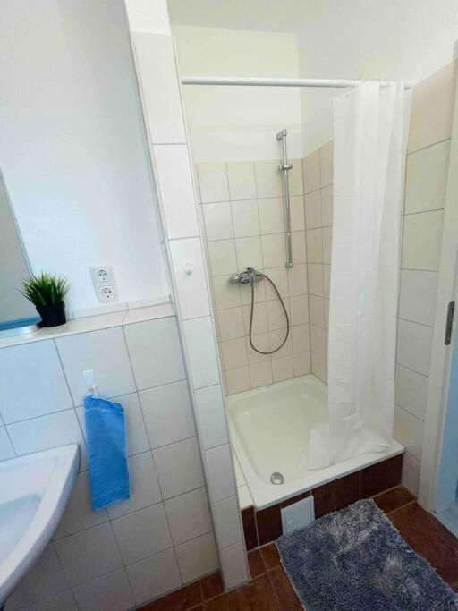 Schoenes Bungalow, Check-In Kontaktlos, Zentral Duisburg Kültér fotó